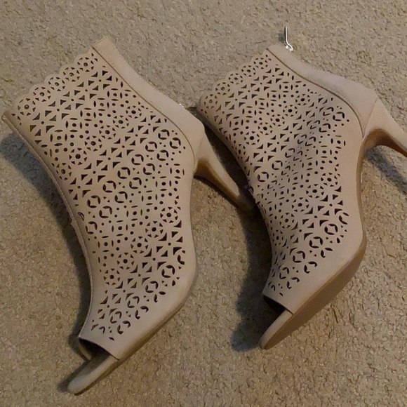 Ladies Size 11 Tan Stiletto Heel  Peep-Toe Boot-NEW - Picture 7 of 7